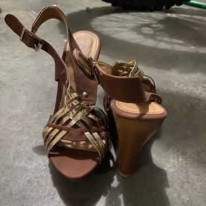 Gold and brown wedges. Never worn 7 1/2